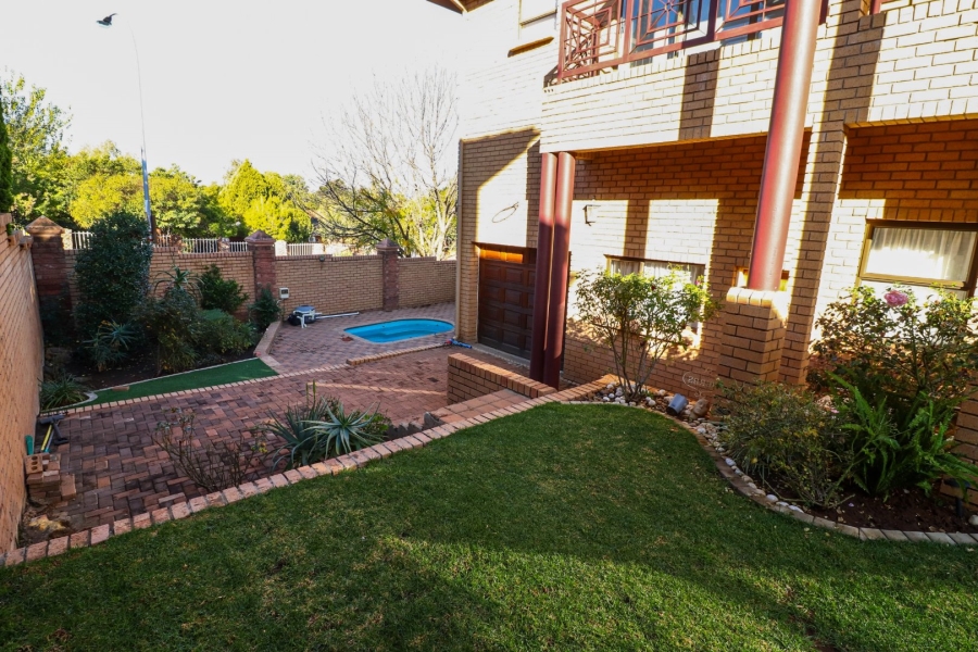 4 Bedroom Property for Sale in Heuwelsig Free State